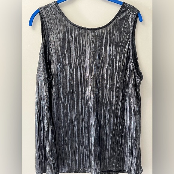 Susan Graver pewter metallic crinkle scoop neck layering tank top 1X - Picture 3 of 5